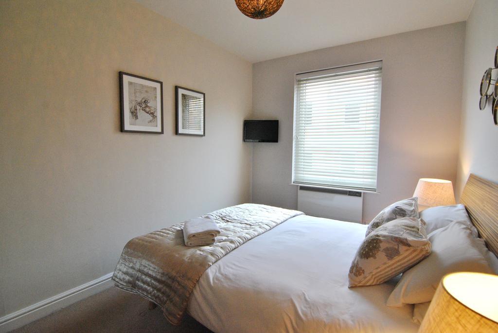 The Courtyard 2 Bedroom Apartments In Central Windsor With Parking エクステリア 写真